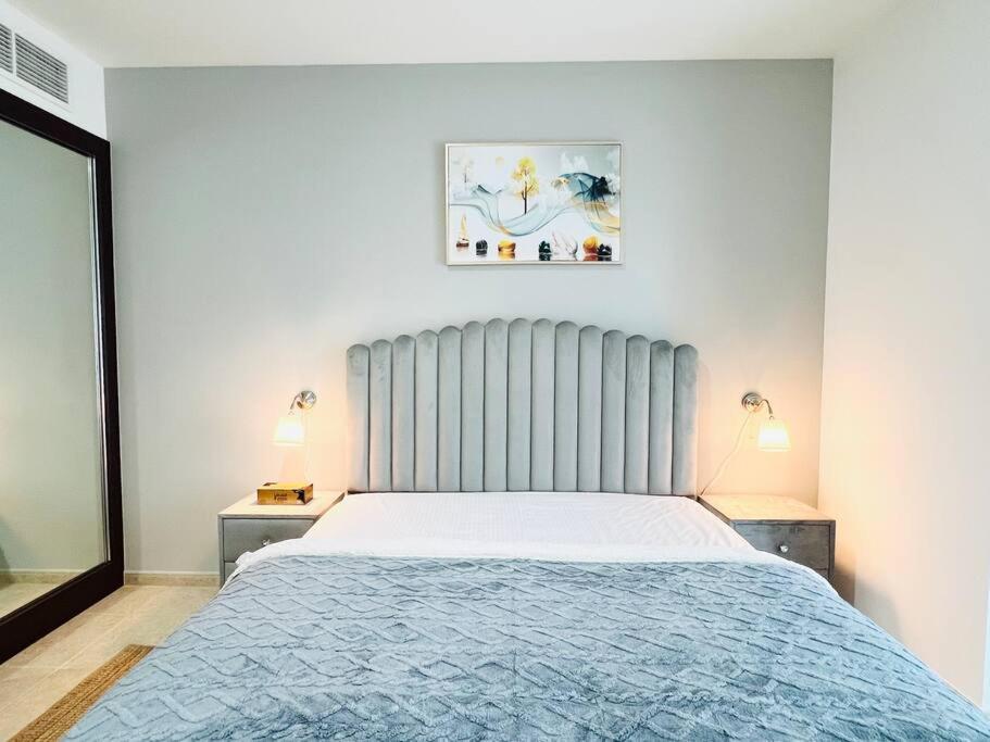 Sea View 1 Bedroom Flat, Luxury Amenities, Near & Tram With Free Parking In Marina * Dubai