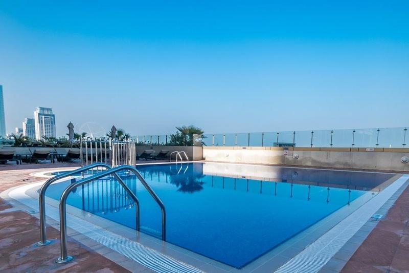 Sea View 1 Bedroom Flat, Luxury Amenities, Near & Tram With Free Parking In Marina Apartment Dubai