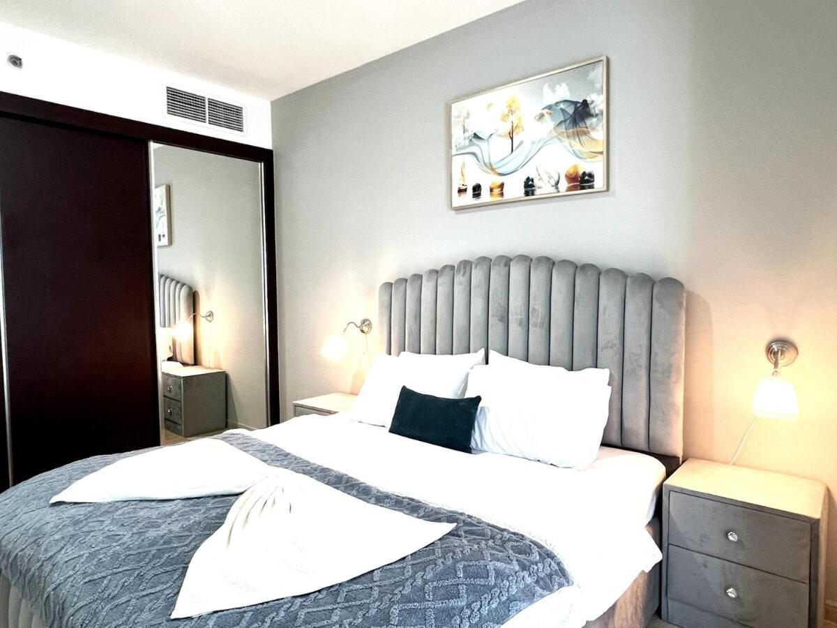 Apartment Sea View 1 Bedroom Flat, Luxury Amenities, Near & Tram With Free Parking In Marina Dubai