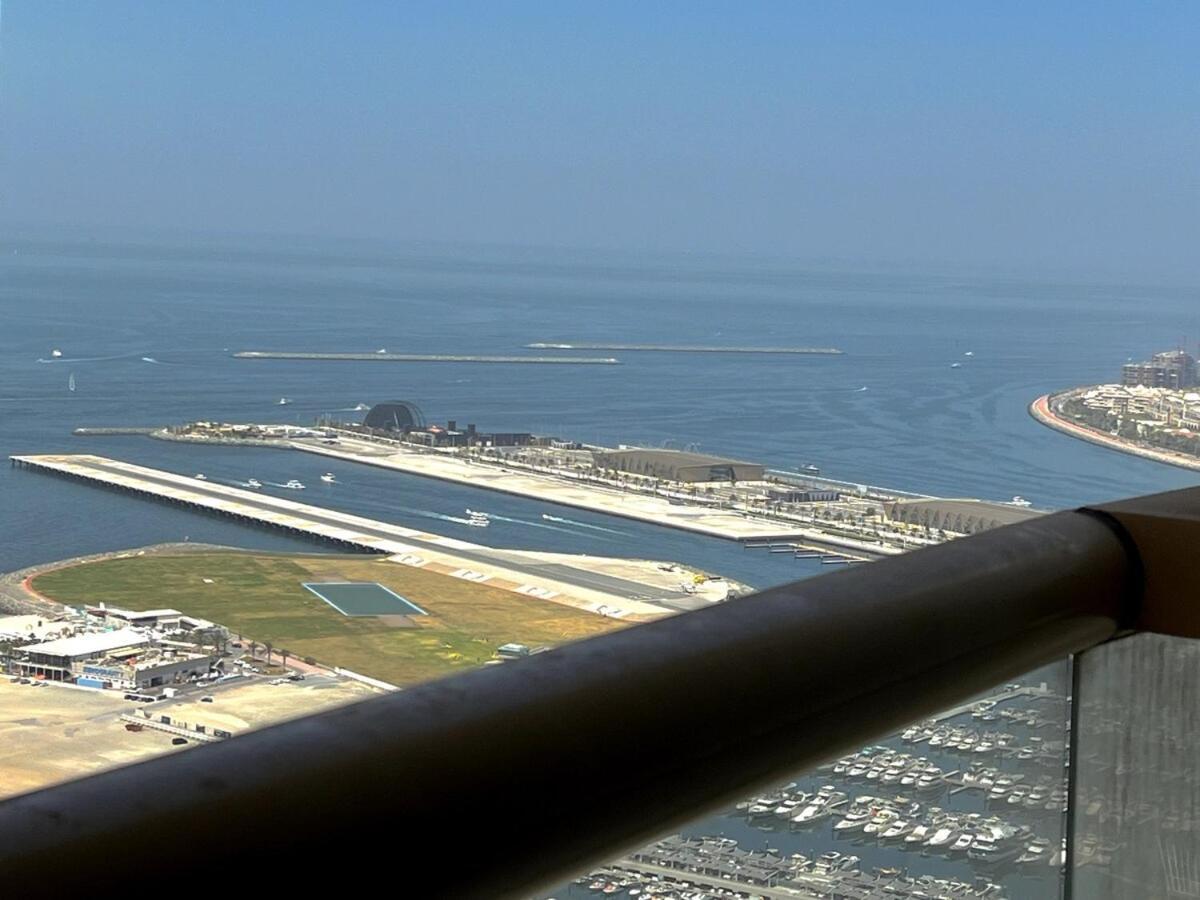 Sea View 1 Bedroom Flat, Luxury Amenities, Near & Tram With Free Parking In Marina Apartment