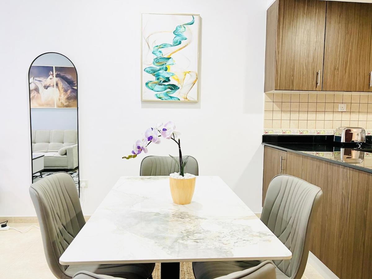 Sea View 1 Bedroom Flat, Luxury Amenities, Near & Tram With Free Parking In Marina * Dubai